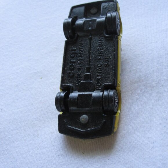 vintage Corgi Diecast Vehicle: MLB Baseball Team Brewers Pontiac Firebird - Picture 3 of 3